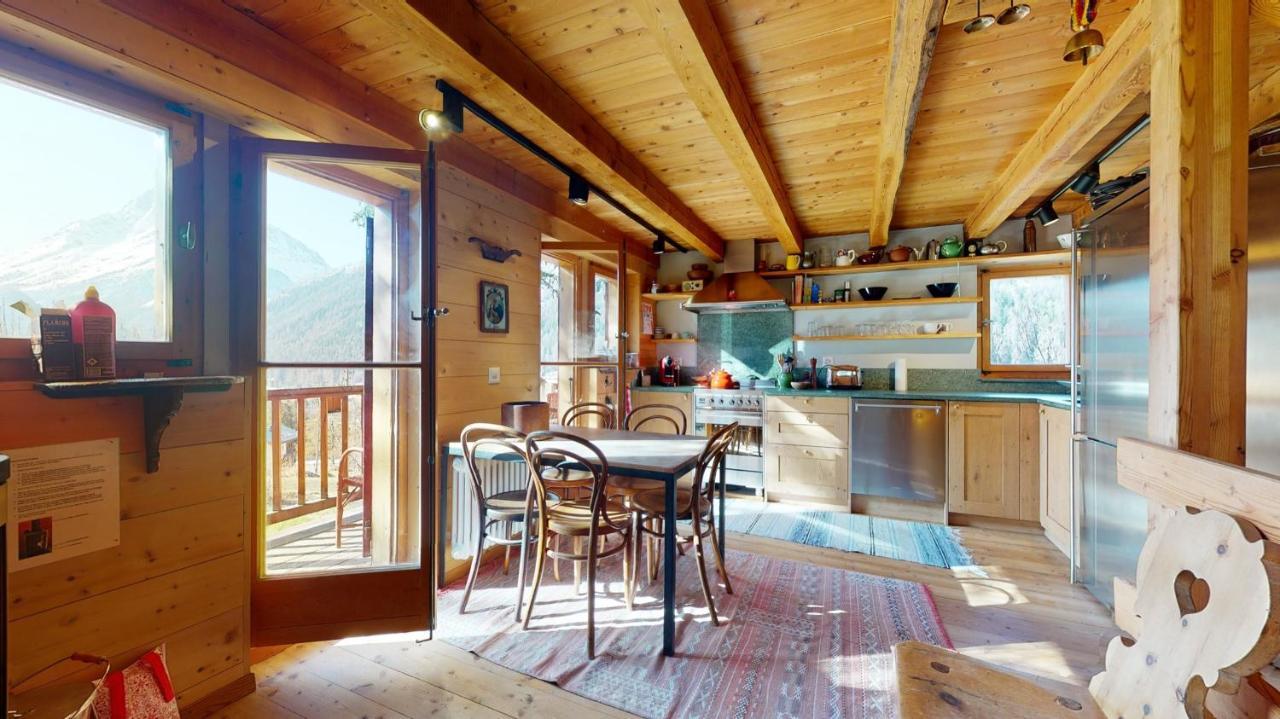 Idyllic Chalet In Evolene, With View On The Dent Blanche And The Mountainsアパートメント エクステリア 写真