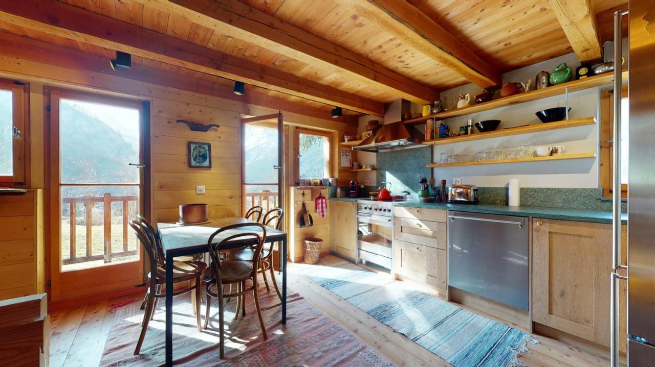 Idyllic Chalet In Evolene, With View On The Dent Blanche And The Mountainsアパートメント エクステリア 写真